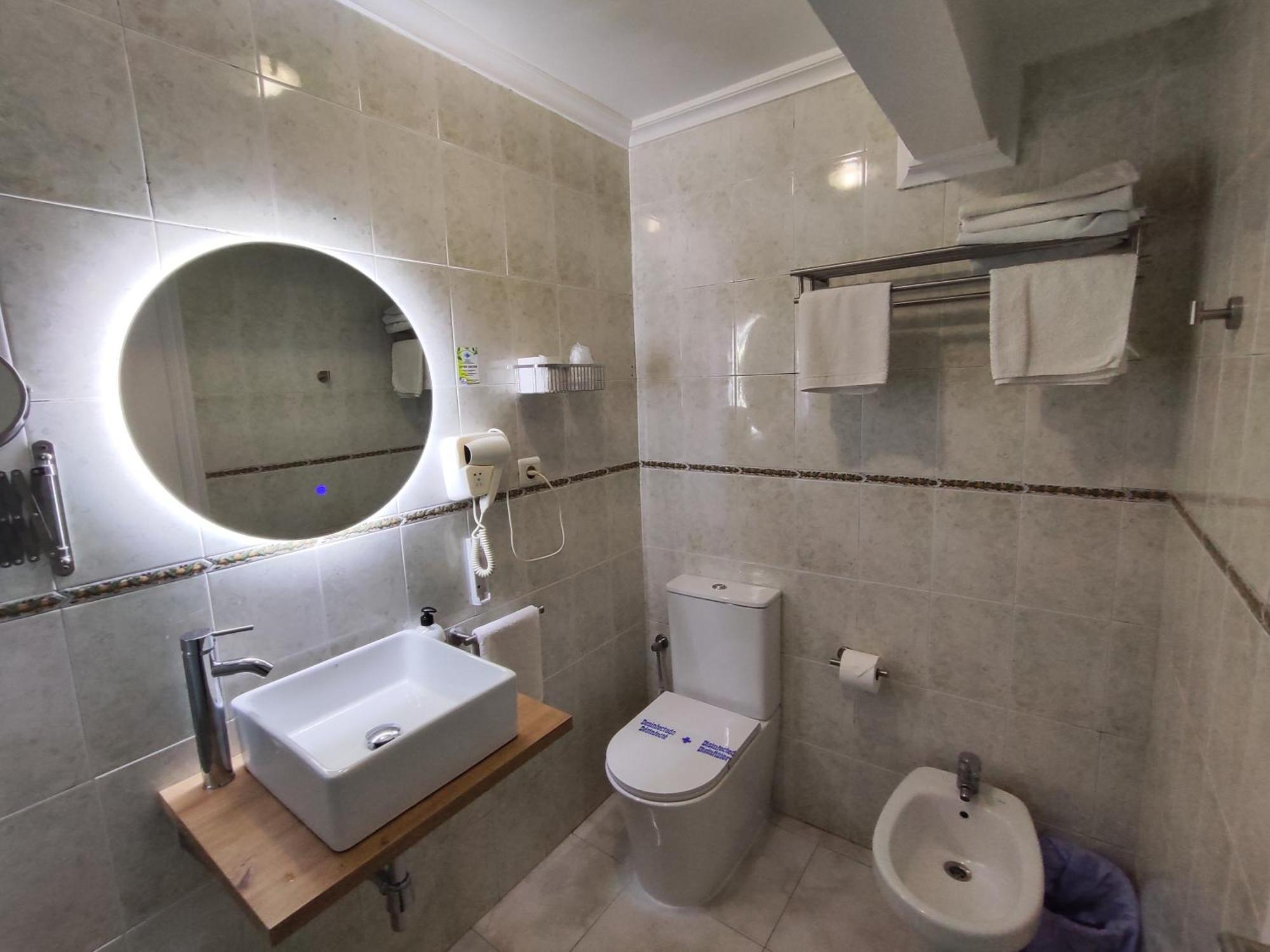 Hostal Lucy Santander Bagian luar foto
